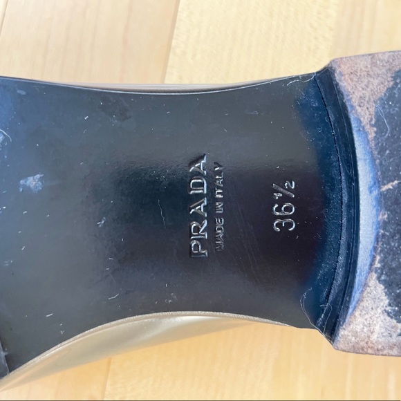 PRADA LOAFERS! Comes with dust bag. - Picture 9 of 15